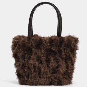 Leopard print plush mini tote bag, women's new autumn/winter style, fluffy handbag, commuter shoulder bag.