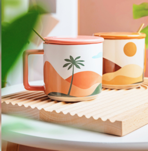 Oasis Style Large Ceramic Coffee Mug – With Lid & Spoon